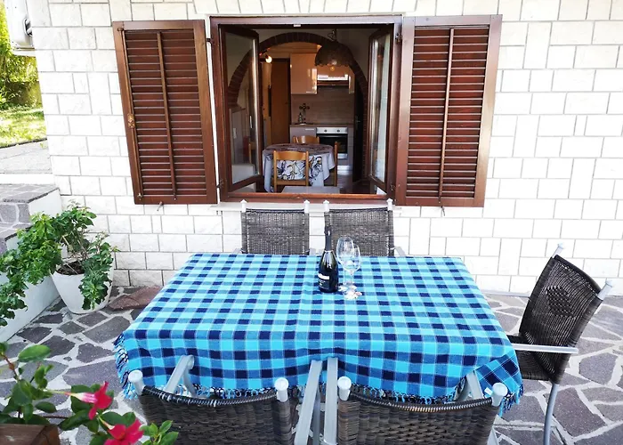 Apartma Marana 이졸라